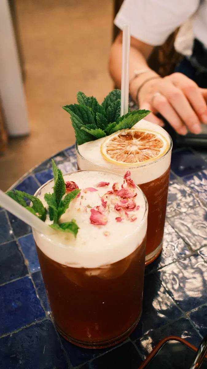 Iced Tea Afternoon · Classic Neg.