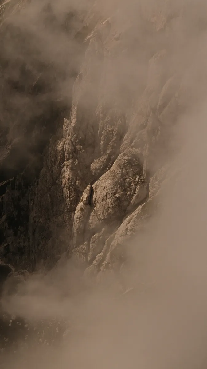 Mountain Mist · Classic Chrome